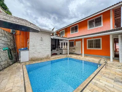 Casa de Condomínio com 3 Quartos à venda, 160m² no Granja Guarani, Teresópolis
