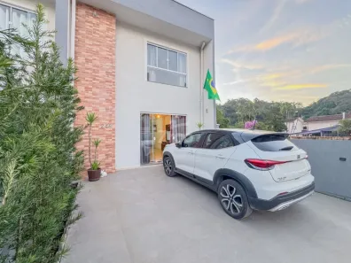 Casa com 3 Quartos para alugar, 134m² no Velha, Blumenau