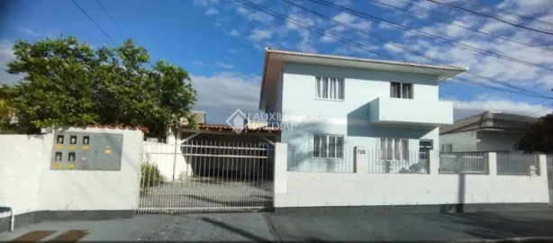 Imóvel Comercial com 7 Quartos à venda, 312m² no Carianos, Florianópolis