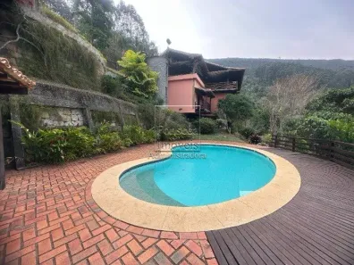 Casa de Condomínio com 6 Quartos à venda, 490m² no Itaipava, Petrópolis