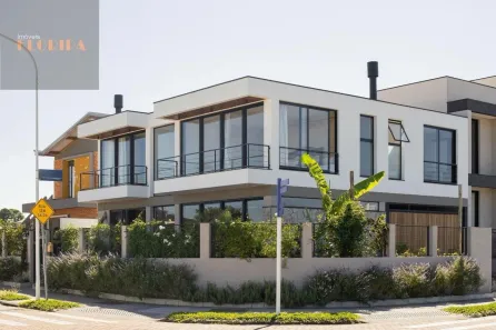 Casa com 4 Quartos à venda, 243m² no Campeche, Florianópolis