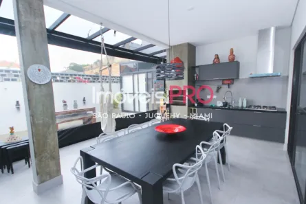 Casa com 3 Quartos à venda, 200m² no Indianópolis, São Paulo
