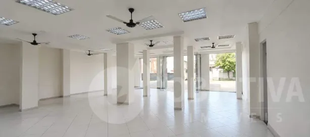 Ponto Comercial para alugar, 150m² no Nossa Senhora Aparecida, Uberlândia