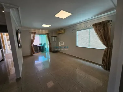 Casa de Condomínio com 3 Quartos para alugar, 232m² no Flores, Manaus