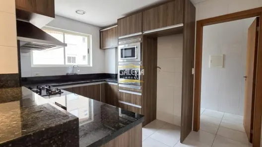 Apartamento com 3 Quartos para alugar, 120m² no Centro, Joinville