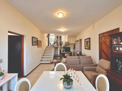 Casa de Condomínio com 3 Quartos à venda, 133m² no Jardim Ana Estela, Carapicuíba