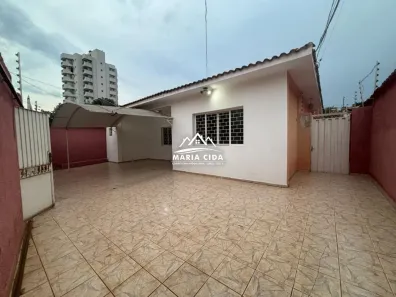 Casa com 3 Quartos para alugar, 214m² no Quilombo, Cuiabá