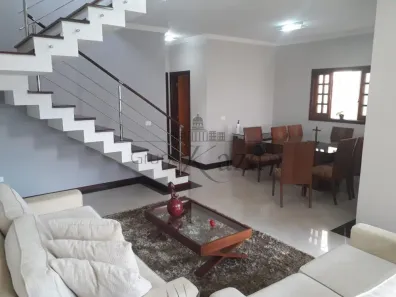 Sobrado com 3 Quartos à venda, 250m² no Jardim das Indústrias, São José dos Campos