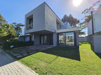 Casa de Condomínio com 4 Quartos à venda, 294m² no XANGRI-LÁ, Xangri-lá