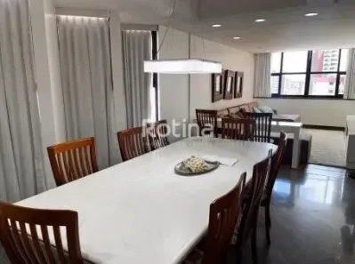Apartamento com 4 Quartos à venda, 426m² no Fundinho, Uberlândia