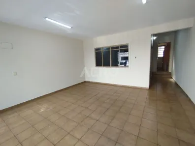Casa com 4 Quartos para alugar, 200m² no Jardim América, Bauru