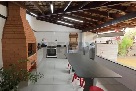 Casa com 4 Quartos à venda, 314m² no Jaraguá, Uberlândia