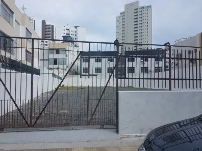 Lote/Terreno à venda, 590m² no Chame-Chame, Salvador