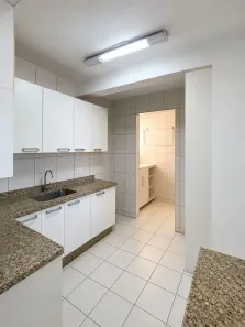 Apartamento com 2 Quartos à venda, 61m² no Vila Vardelina, Maringá
