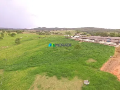 Fazenda/Sítio com 4 Quartos à venda, 220m² no , Pitangui