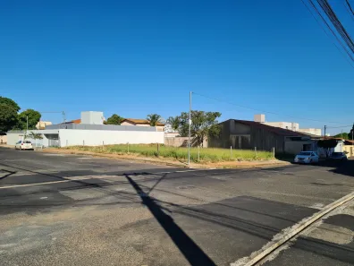 Lote/Terreno à venda, 720m² no Santa Mônica, Uberlândia