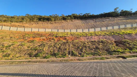 Lote/Terreno à venda, 300m² no Vina Del Mar, Juiz de Fora