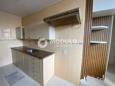 Apartamento com 3 Quartos para alugar, 167m² no Centro, Uberlândia