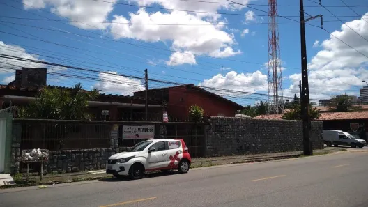 Casa com 4 Quartos à venda, 970m² no São Gerardo, Fortaleza