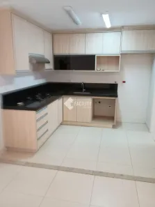 Casa de Condomínio com 3 Quartos para alugar, 208m² no Chácaras Silvania, Valinhos