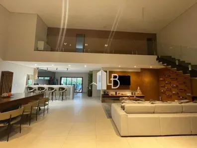 Casa com 3 Quartos à venda, 305m² no Jardim Karaíba, Uberlândia