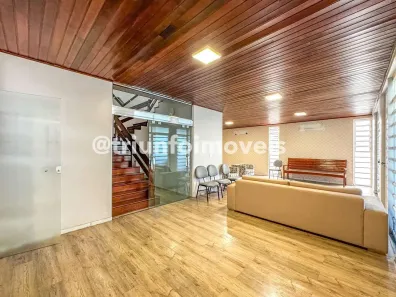 Sobrado com 5 Quartos à venda, 360m² no Jóquei, Teresina