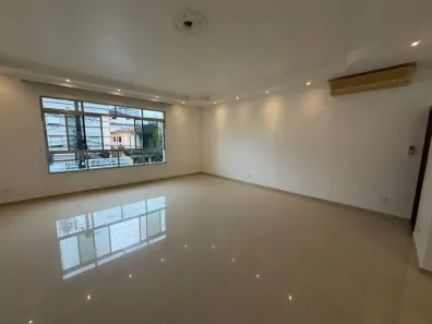 Casa com 4 Quartos à venda, 208m² no Embaré, Santos