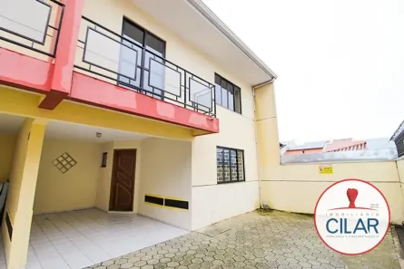 Sobrado com 3 Quartos para alugar, 101m² no Jardim das Américas, Curitiba
