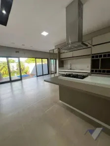 Sobrado com 3 Quartos à venda, 230m² no Universitário, Cascavel