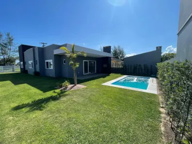 Casa com 3 Quartos à venda, 157m² no Camboim, Arroio do Sal