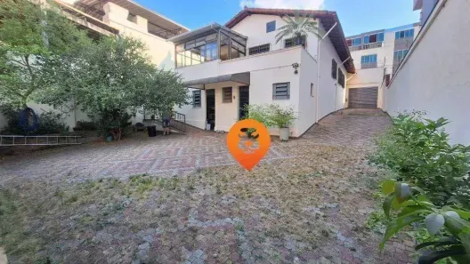 Casa com 3 Quartos à venda, 206m² no Santa Efigênia, Belo Horizonte