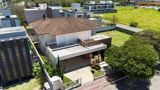 Casa com 4 Quartos à venda, 455m² no Lagoa da Conceição, Florianópolis