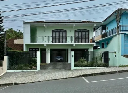 Casa com 3 Quartos à venda, 332m² no Costa e Silva, Joinville