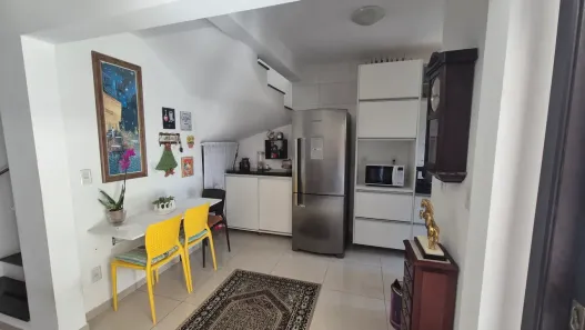Sobrado com 3 Quartos à venda, 180m² no Jardim Itu, Porto Alegre