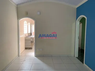 Casa com 2 Quartos à venda, 90m² no Parque Itamarati, Jacareí