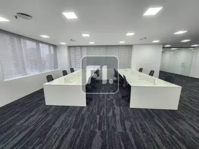 Sala Comercial à venda, 111m² no Cidade Monções, São Paulo