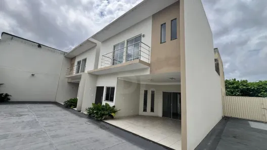 Sobrado com 3 Quartos à venda, 143m² no Coqueiro, Ananindeua