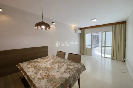 Apartamento com 3 Quartos para alugar, 80m² no Centro, Florianópolis