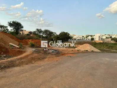 Lote/Terreno à venda, 12m² no Ibituruna, Montes Claros