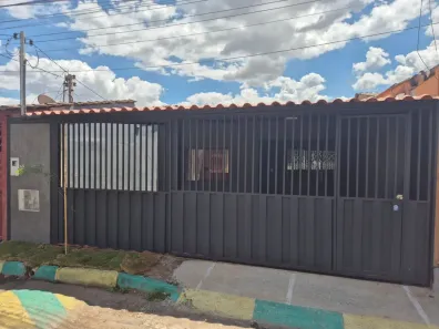 Casa com 3 Quartos à venda, 90m² no Santa Maria, Brasília