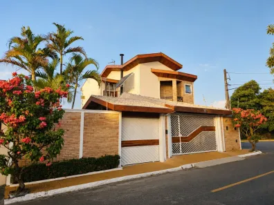 Sobrado com 4 Quartos à venda, 350m² no Loteamento Villa Branca, Jacareí
