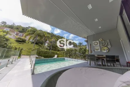 Casa com 4 Quartos à venda, 380m² no Estados, Balneário Camboriú