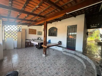 Casa com 3 Quartos à venda, 360m² no Santa Luzia, Contagem