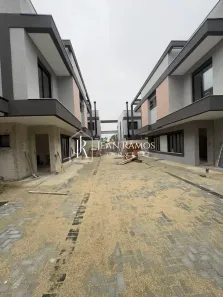 Sobrado com 3 Quartos à venda, 100m² no Boqueirão, Curitiba
