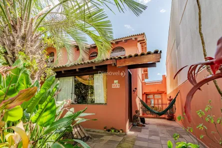 Casa de Condomínio com 3 Quartos à venda, 480m² no Nonoai, Porto Alegre