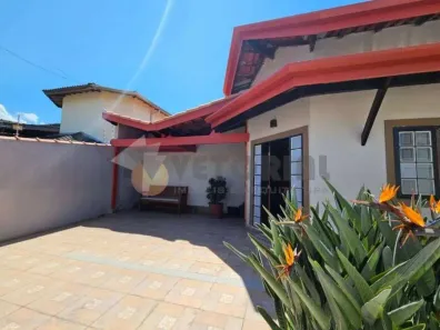 Casa com 4 Quartos à venda, 164m² no Jardim Britânia, Caraguatatuba