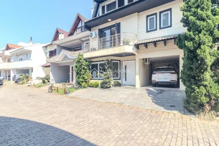 Casa de Condomínio com 3 Quartos à venda, 216m² no Sarandi, Porto Alegre