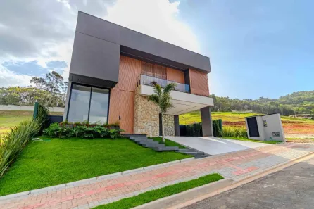 Casa de Condomínio com 4 Quartos à venda, 300m² no Centro, Camboriú