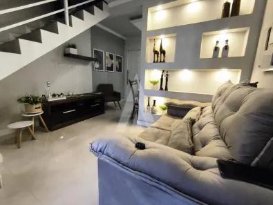 Casa com 2 Quartos para alugar, 67m² no Guanabara, Joinville