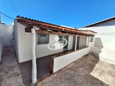 Casa com 4 Quartos para alugar, 95m² no Jaraguá, Uberlândia
